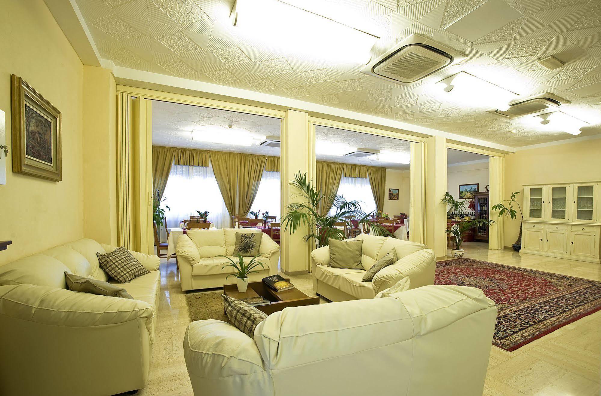 Villa Hotel Del Sole Chiusi Buitenkant foto