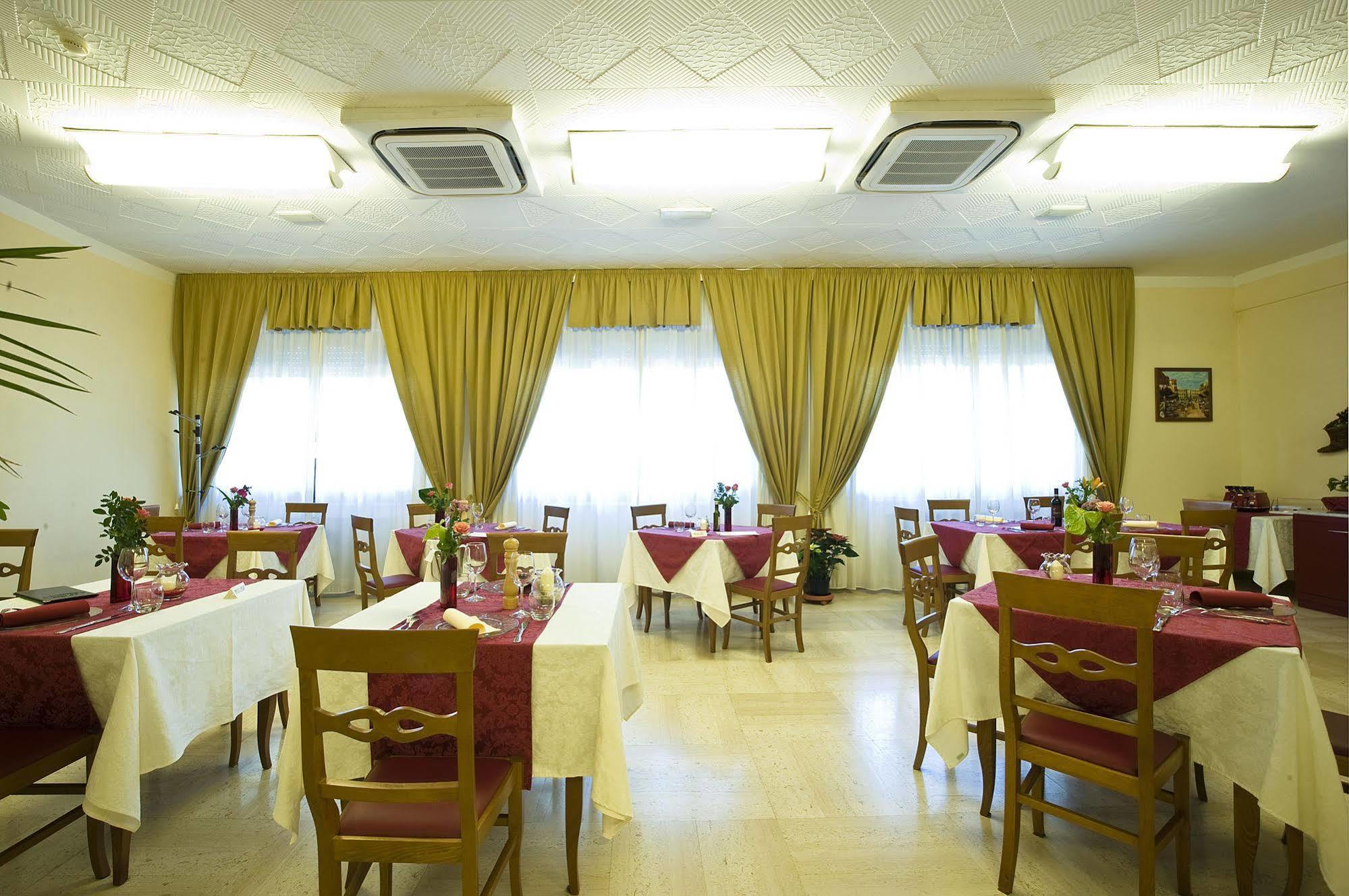 Villa Hotel Del Sole Chiusi Buitenkant foto