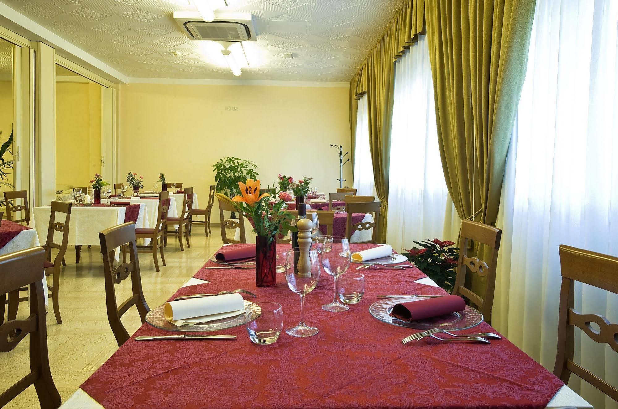 Villa Hotel Del Sole Chiusi Buitenkant foto