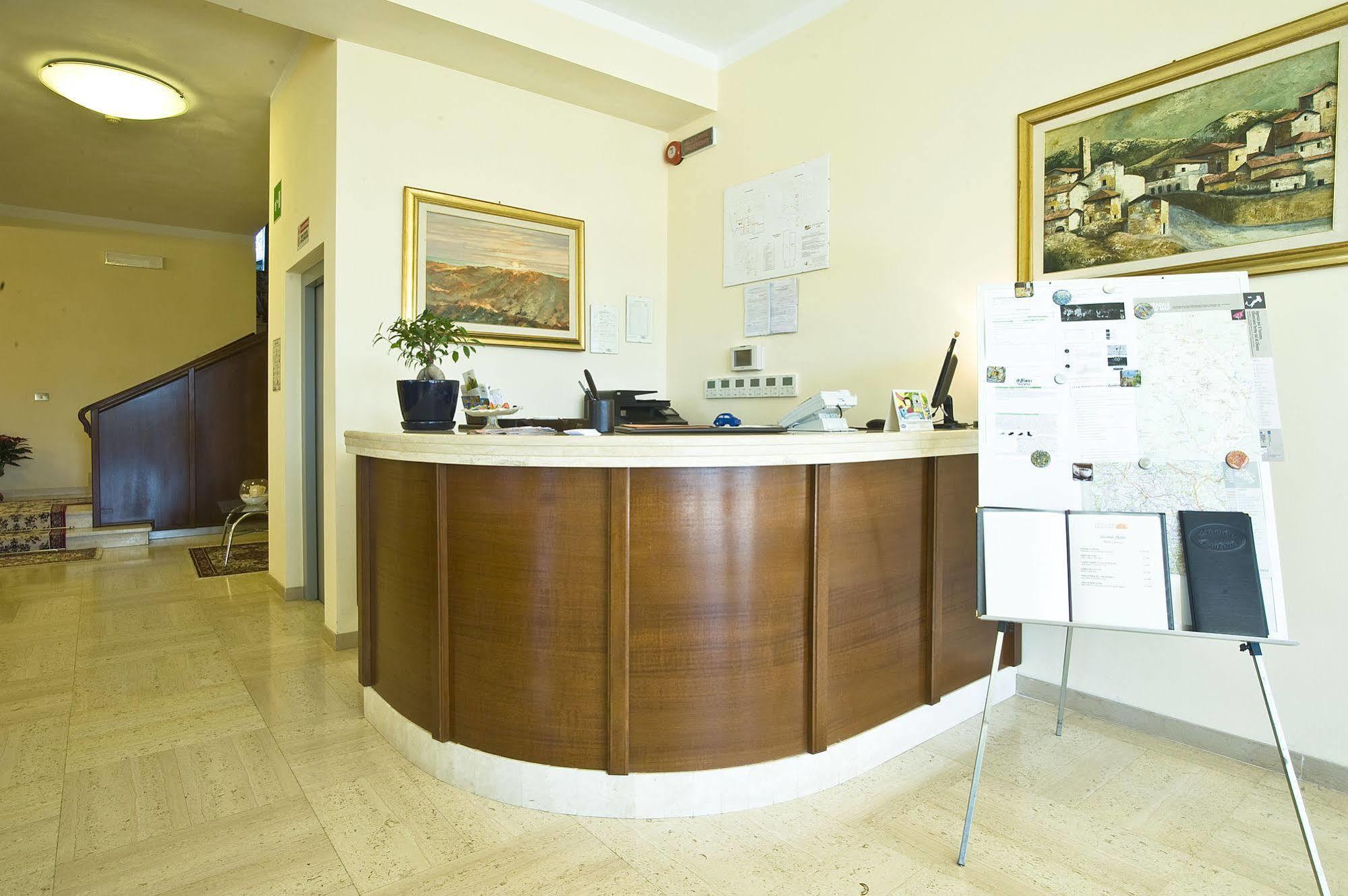 Villa Hotel Del Sole Chiusi Buitenkant foto
